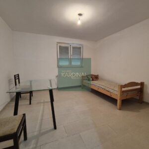 Jednosoban stan u niskom prizemlju