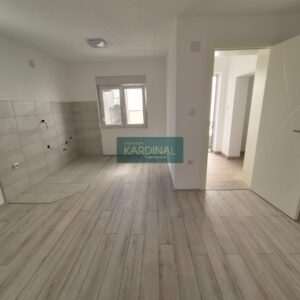 Ekstra stan -novogradnja!