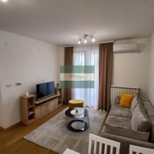 Izdaje se moderan stan u Novom Sadu – Salajka